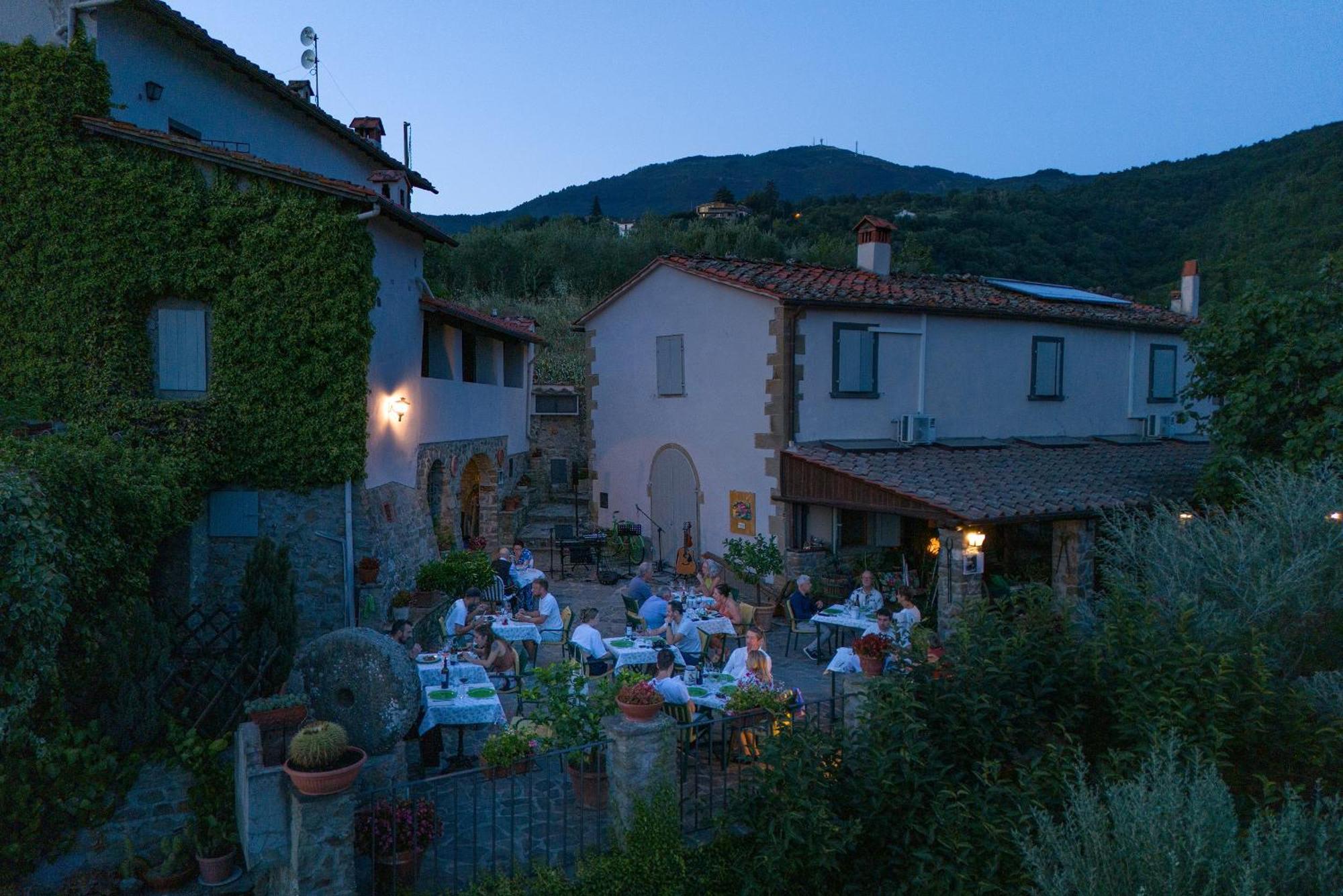 Agriturismo Borgo Mocale Castelfranco di Sopra Luaran gambar